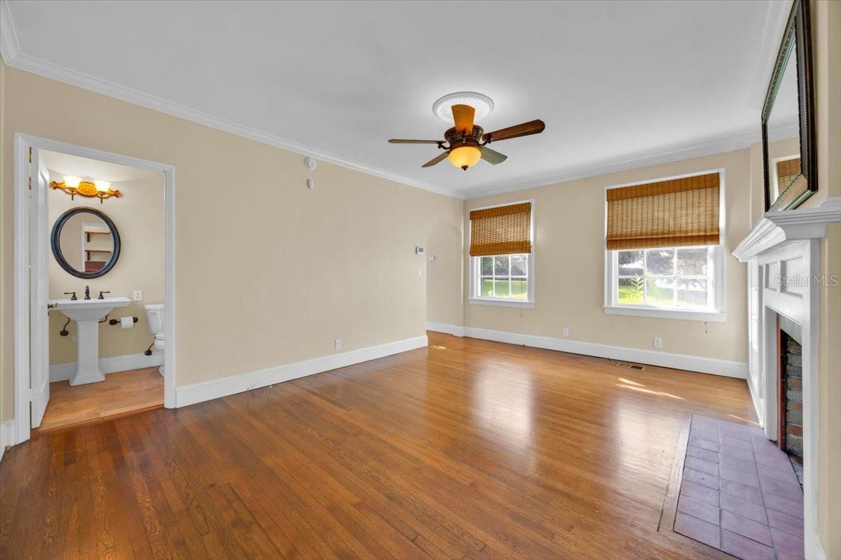 Image 9 of 17 For 1553 Highland Park Drive 2