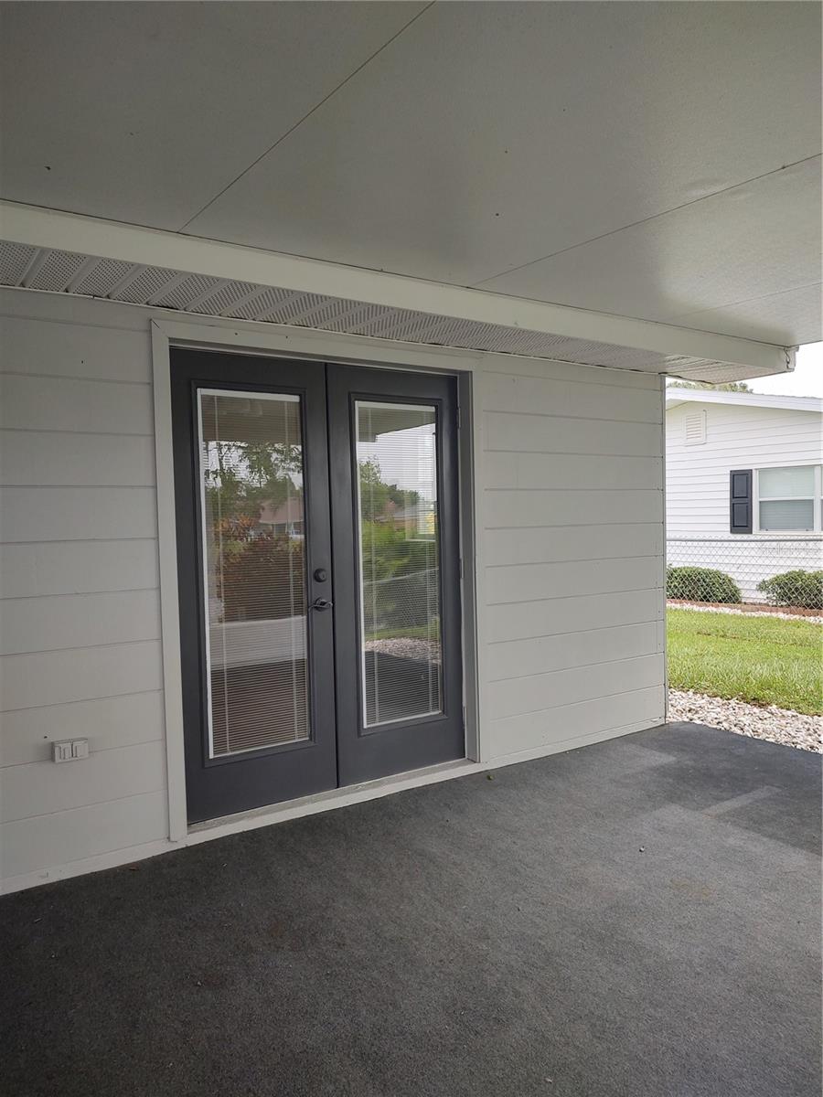 Image 33 of 42 For 220 Lakeshore Dr. N.