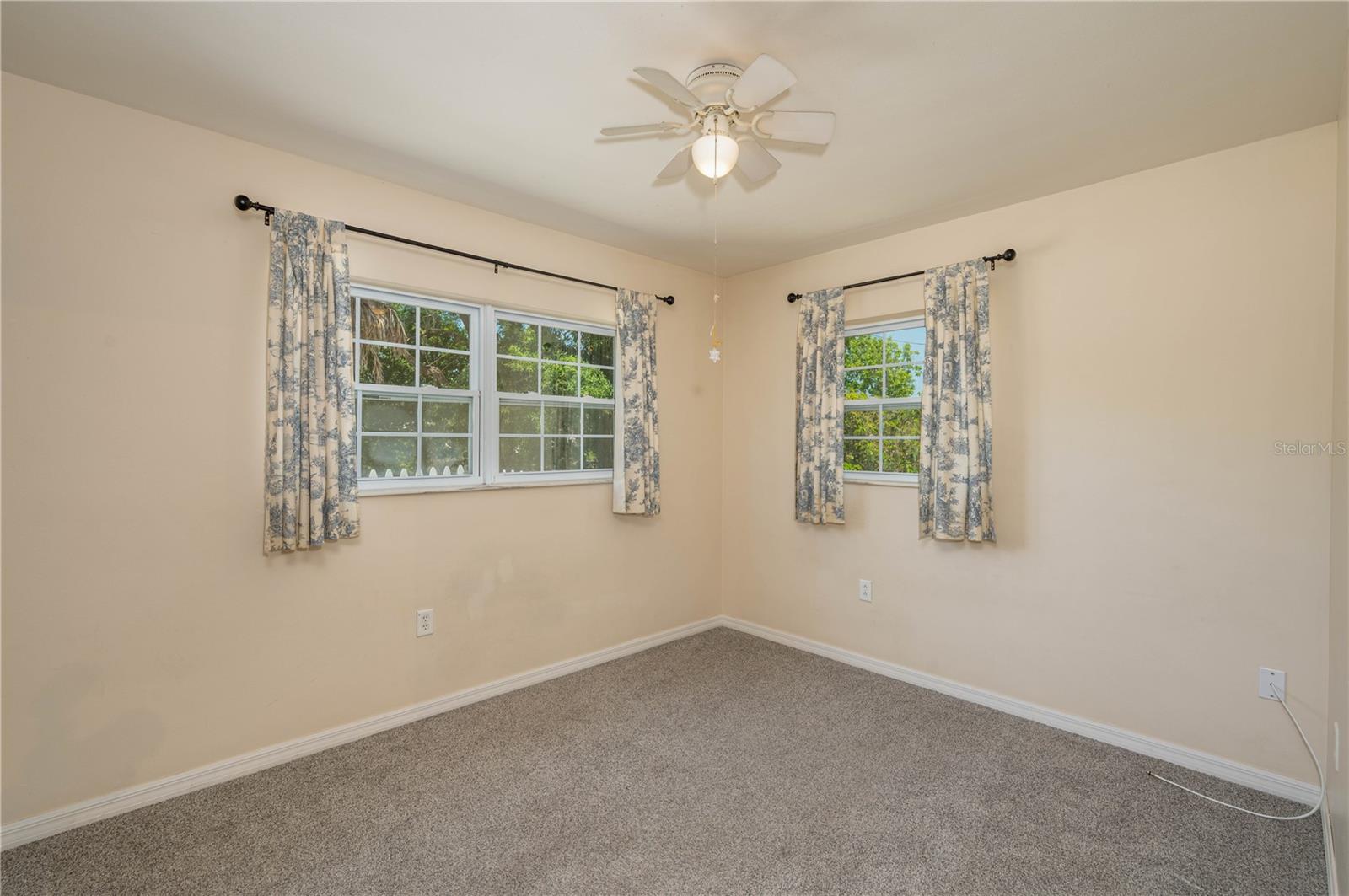 Image 10 of 13 For 613 Palm Avenue