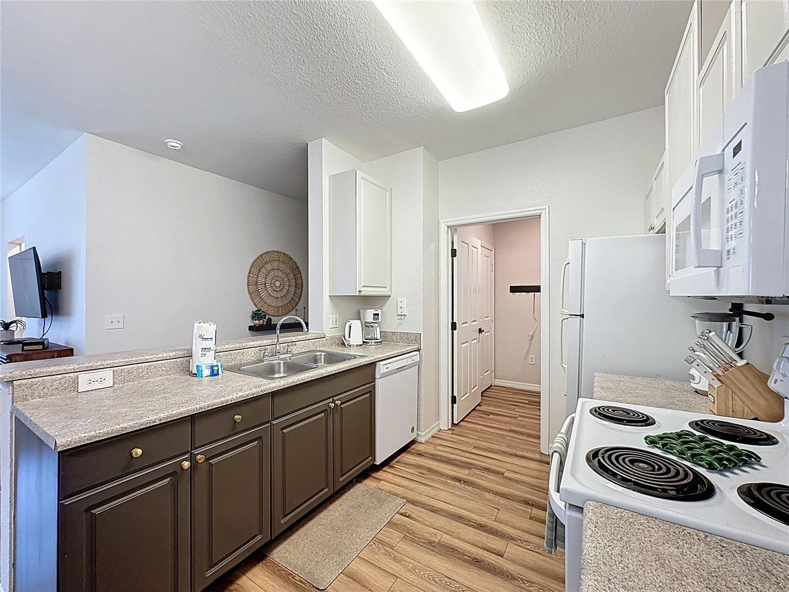 Image 9 of 40 For 5013 Hemingway Circle 5013