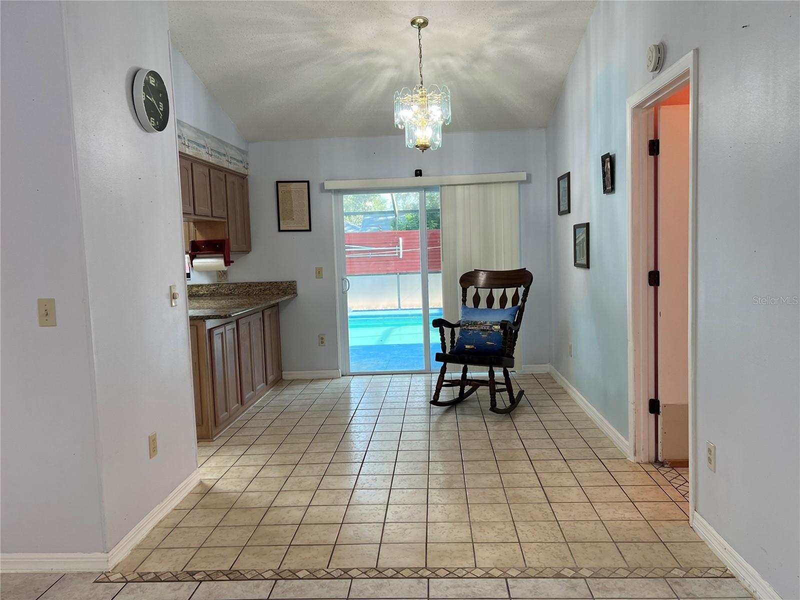 Image 15 of 33 For 1433 Covington Court