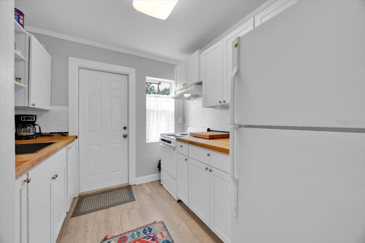 Image 8 of 43 For 6900 Miami Drive