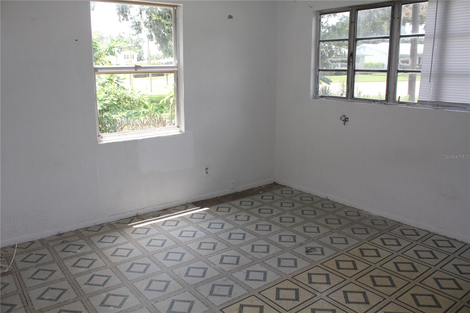 Image 12 of 19 For 1890 Valencia Drive