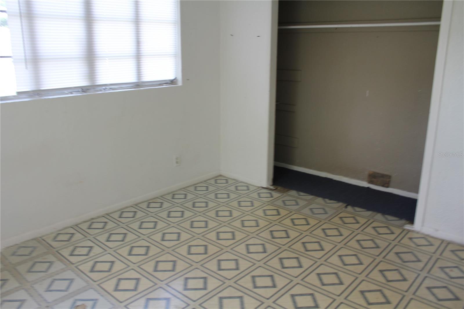 Image 13 of 19 For 1890 Valencia Drive