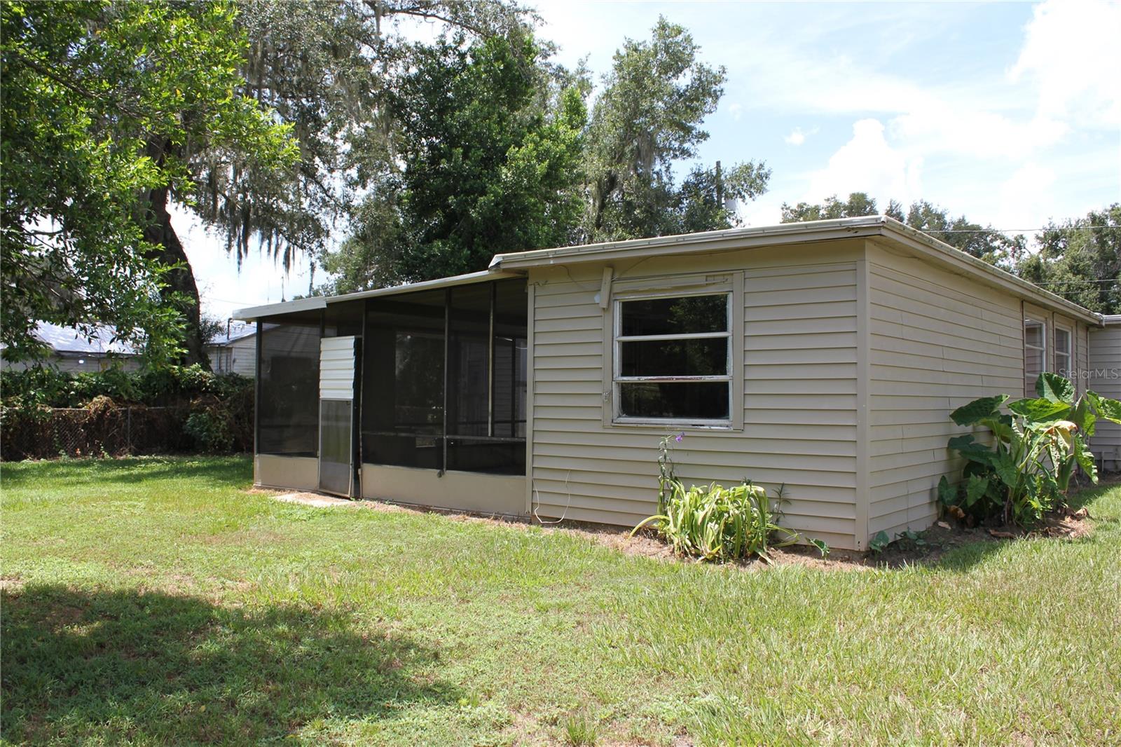 Image 18 of 19 For 1890 Valencia Drive
