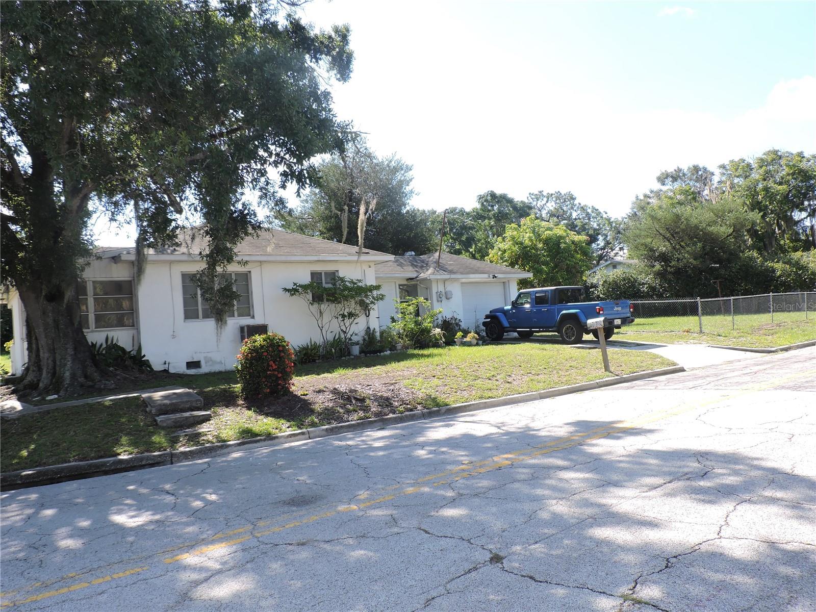 Image 2 of 28 For 826 State Road 60 E