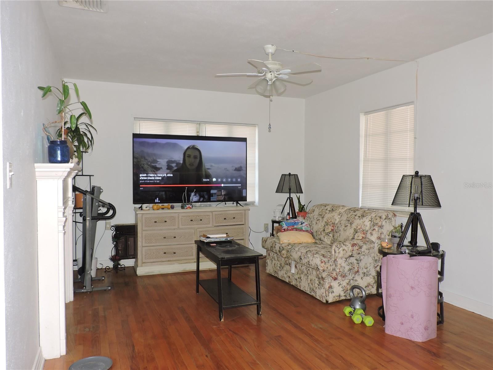 Image 4 of 28 For 826 State Road 60 E