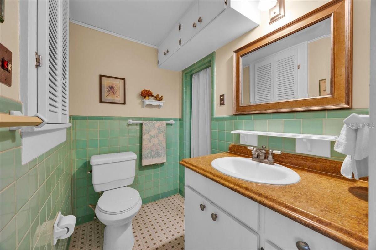 Image 17 of 41 For 945 7th Street Nw