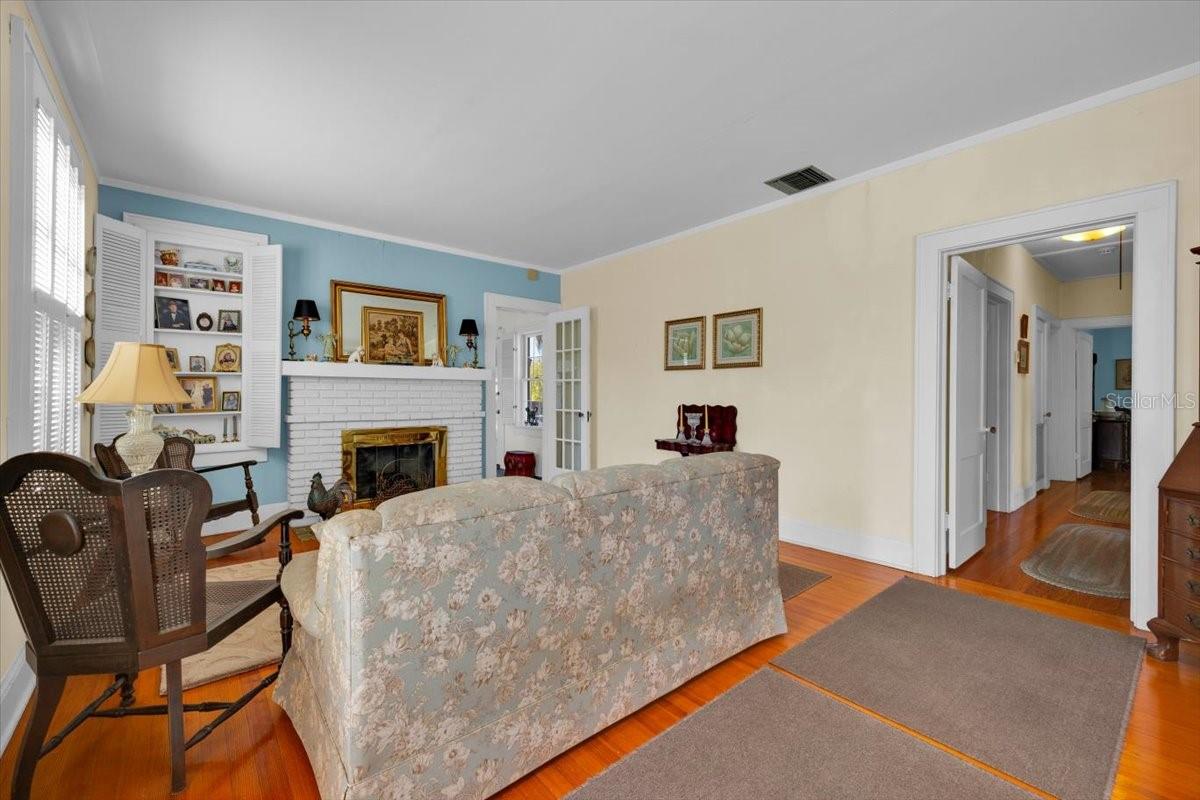 Image 4 of 41 For 945 7th Street Nw