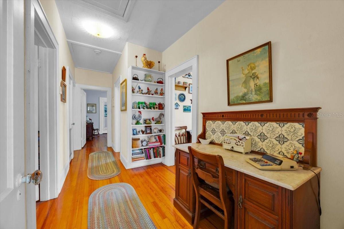 Image 9 of 41 For 945 7th Street Nw
