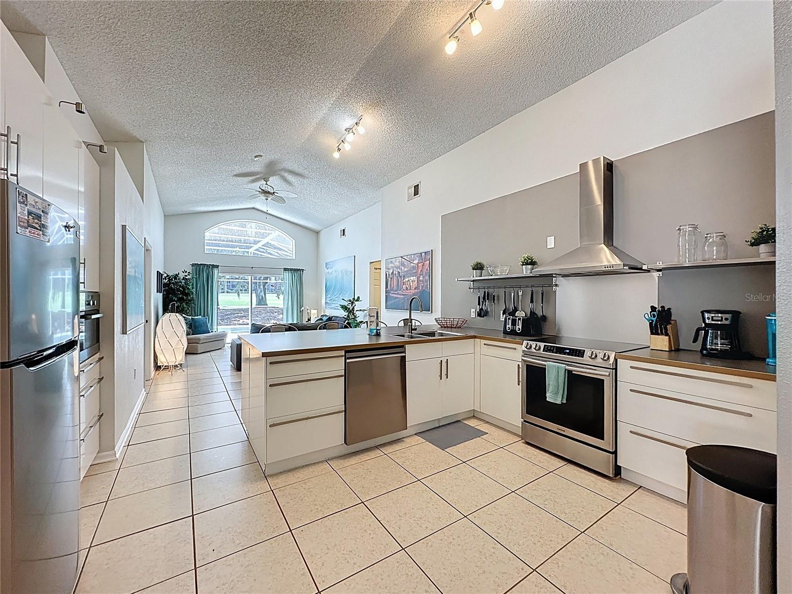 Image 15 of 82 For 1521 Gulf Vue Drive