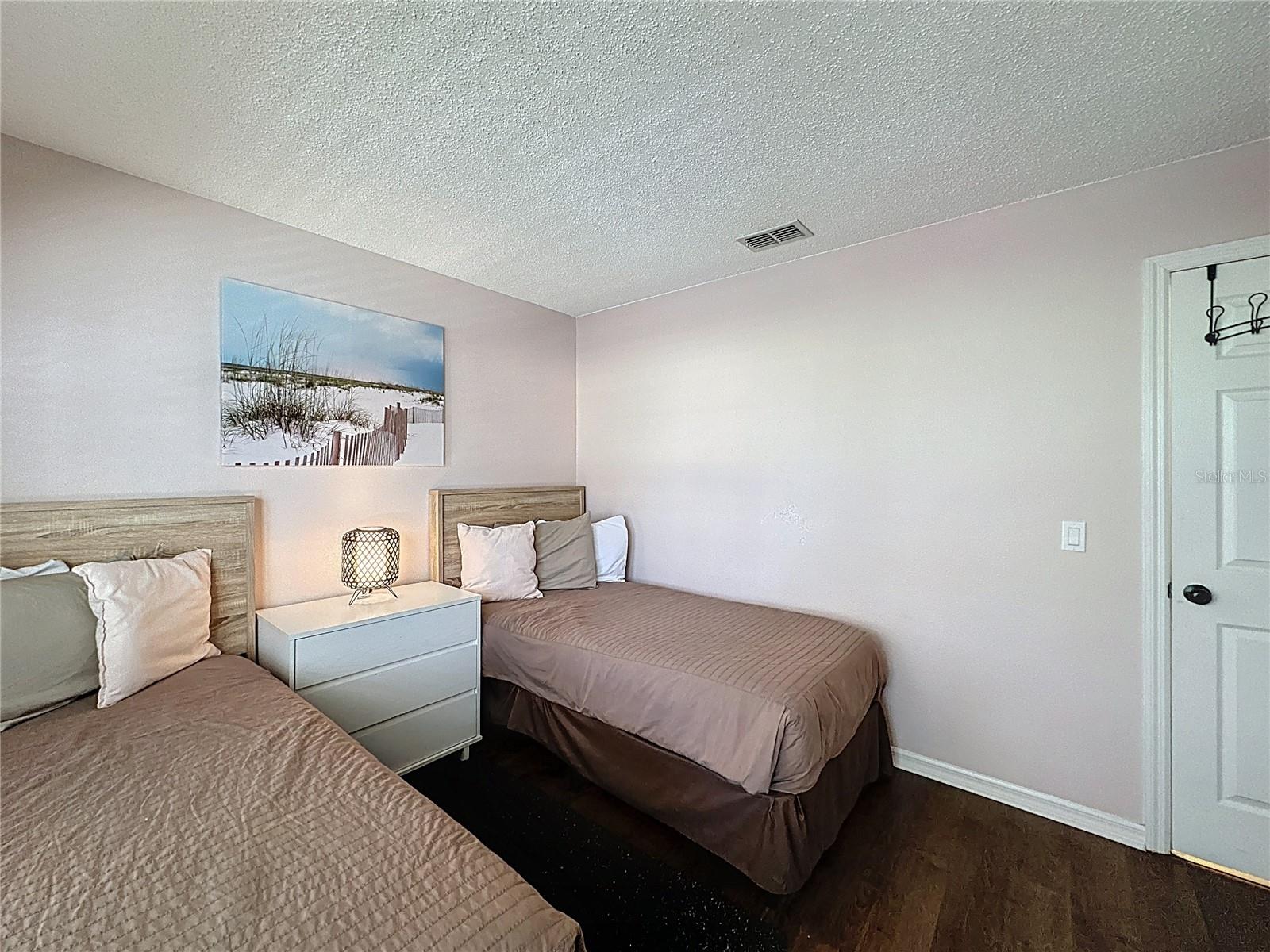 Image 36 of 82 For 1521 Gulf Vue Drive
