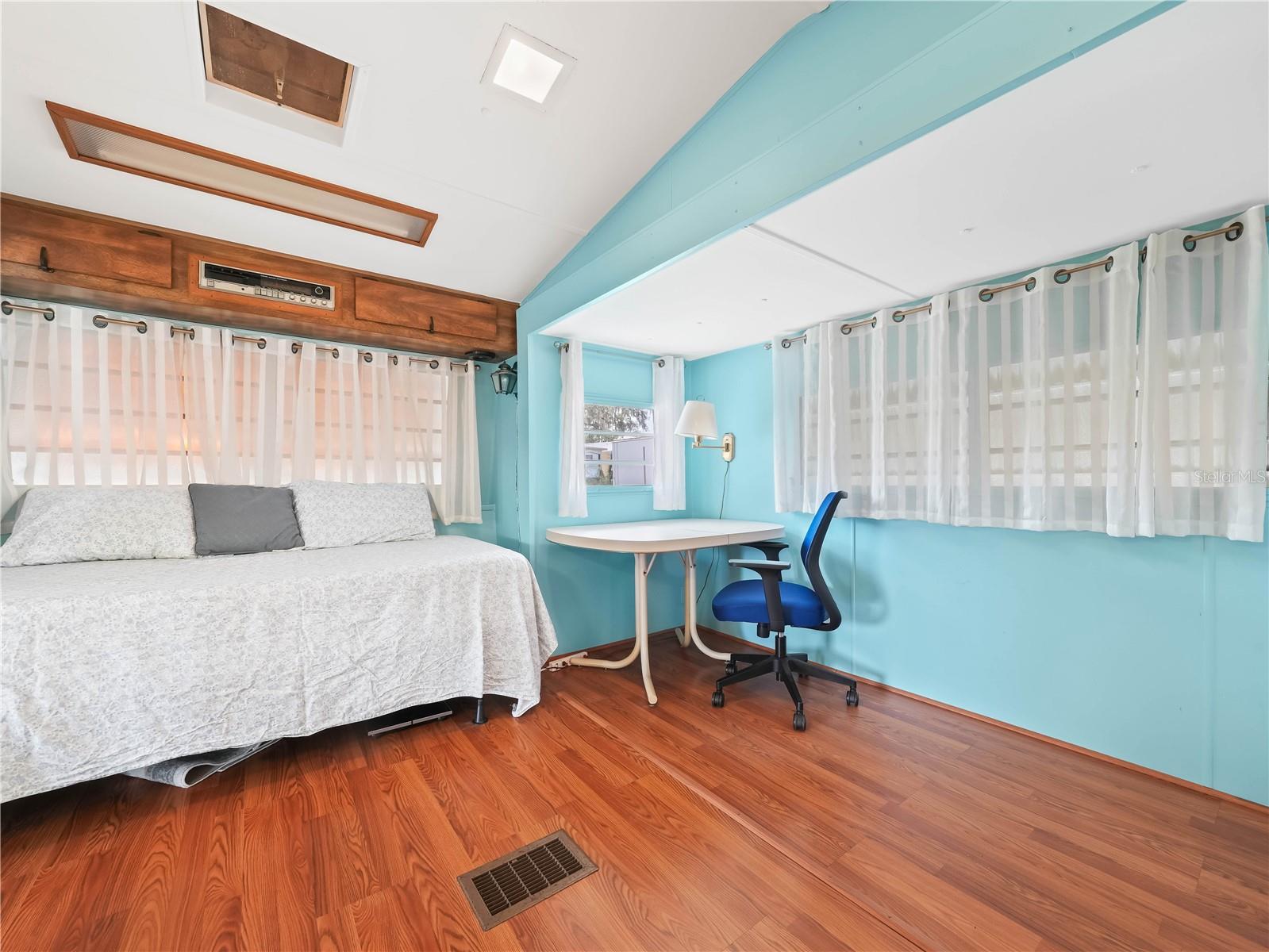 Image 10 of 34 For 121 Saddlebag Trail