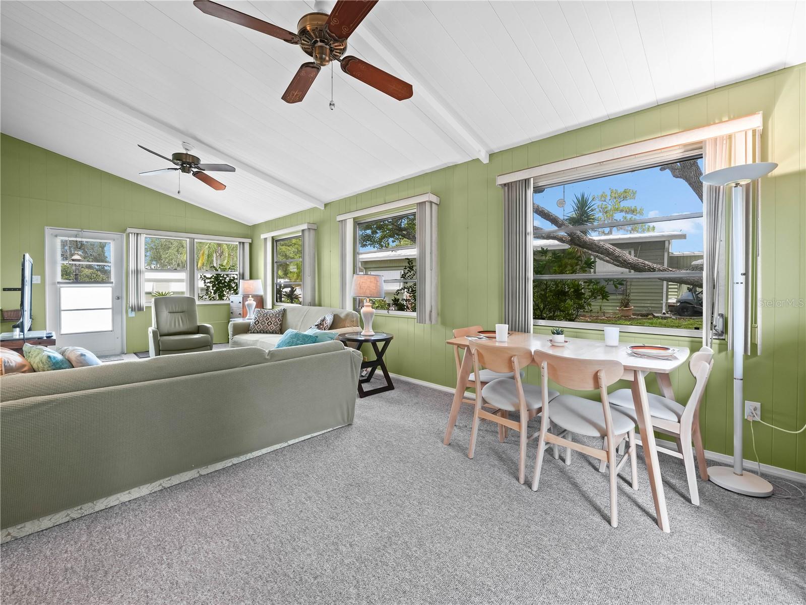 Image 8 of 34 For 121 Saddlebag Trail