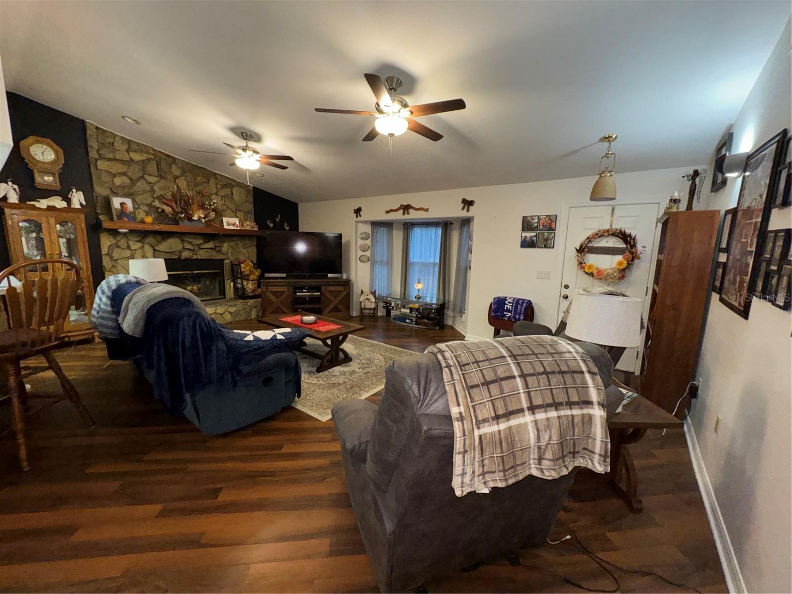 Image 3 of 54 For 2134 R E Byrd Road
