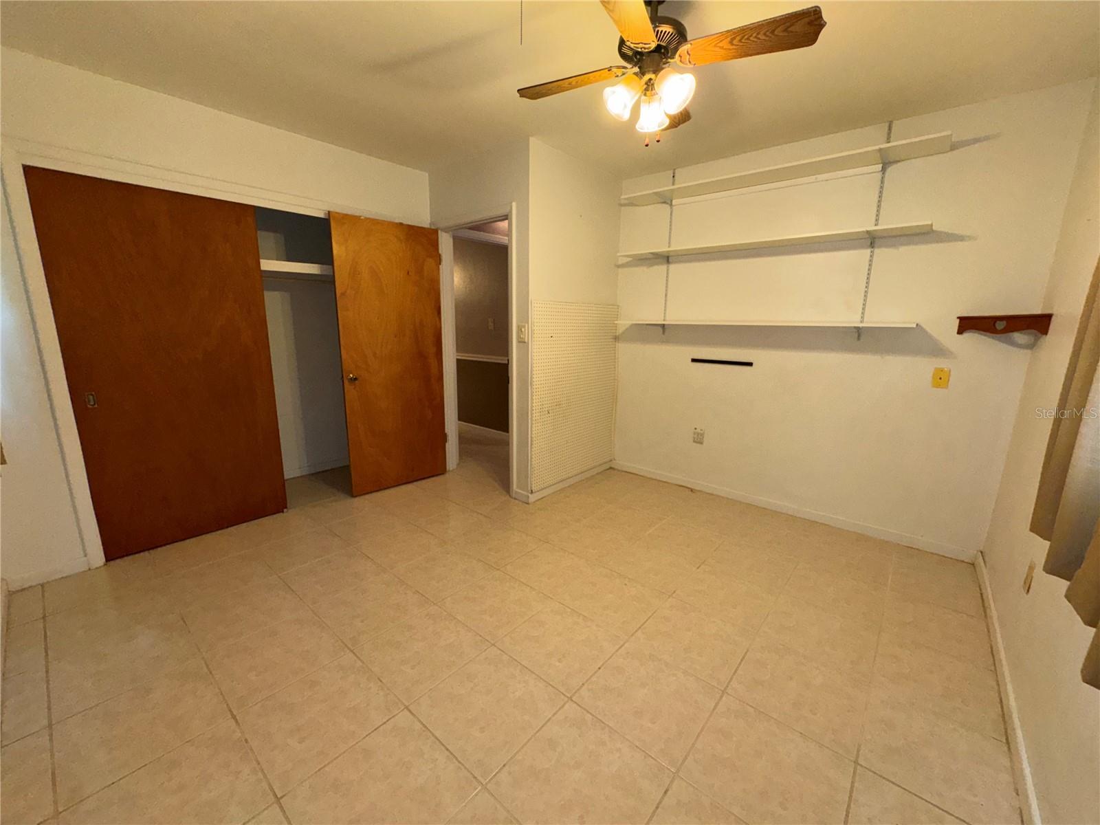 Image 16 of 33 For 215 Parkwood Avenue