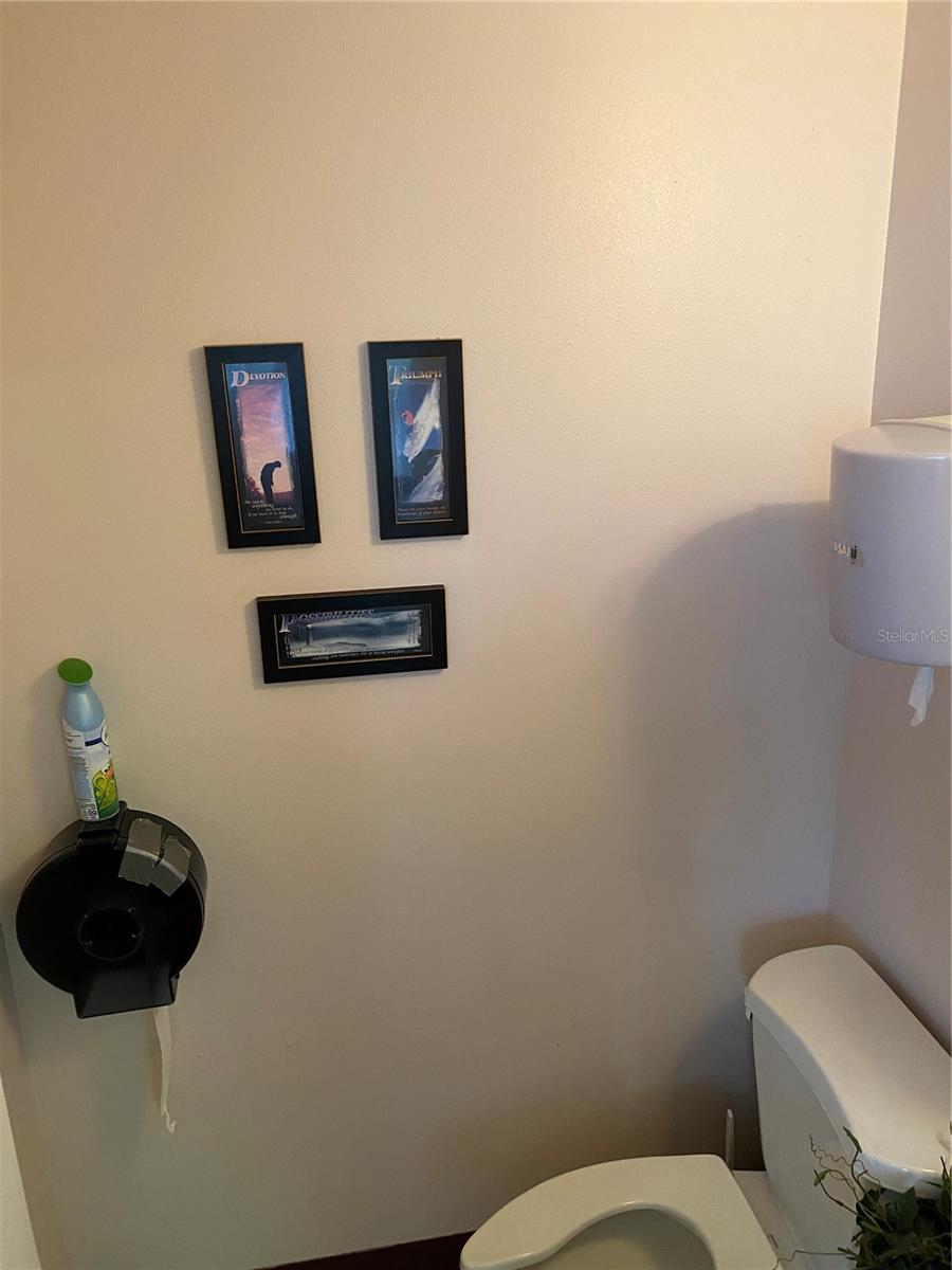 Image 11 of 26 For 205 Scenic Highway