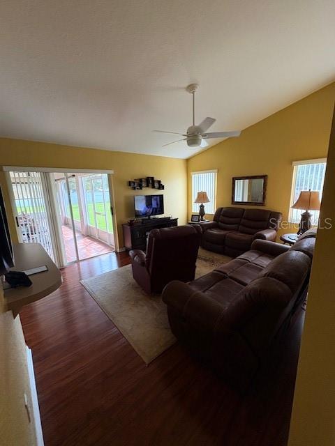 Image 13 of 34 For 9560 Pinetree Drive