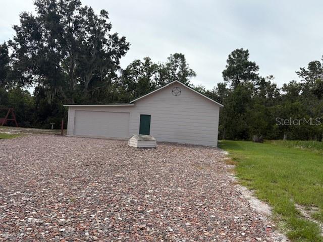 Image 28 of 34 For 9560 Pinetree Drive