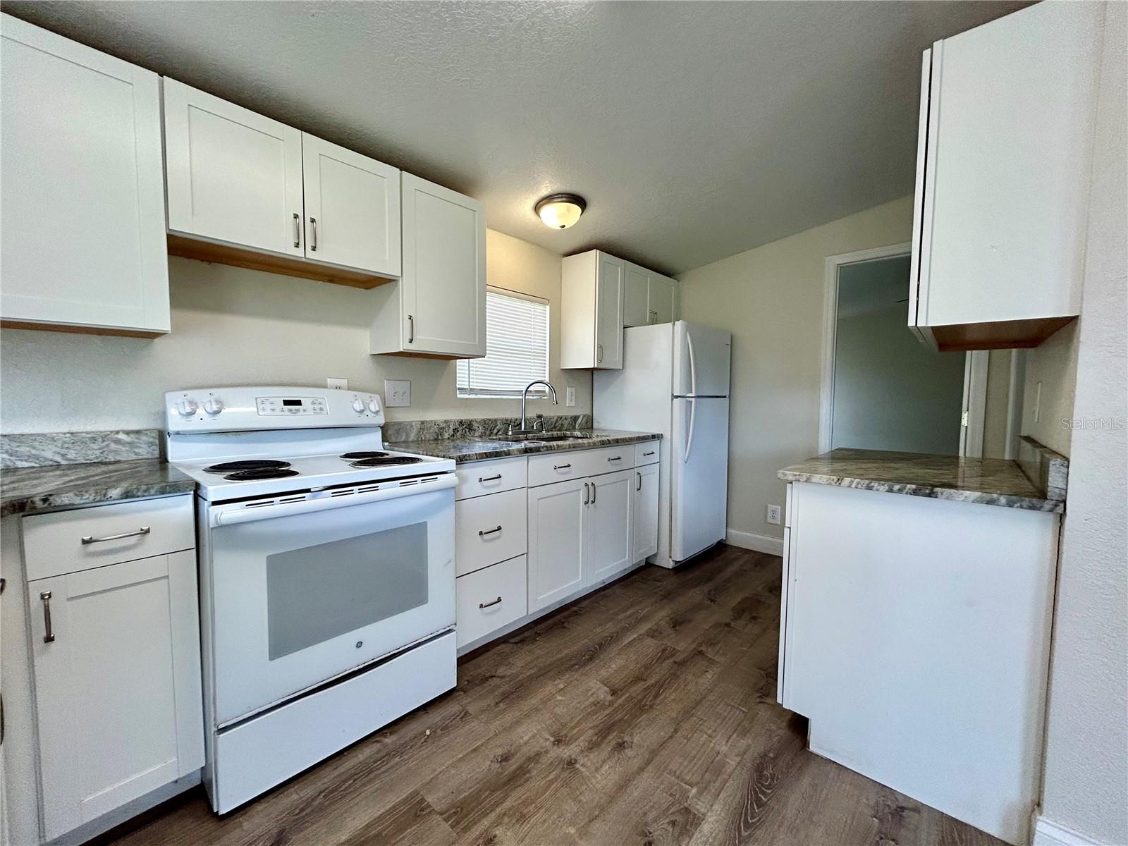 Image 4 of 10 For 612 Grove Drive