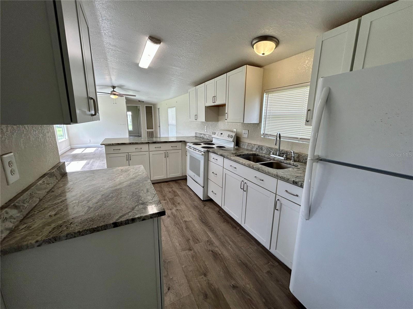 Image 5 of 10 For 612 Grove Drive