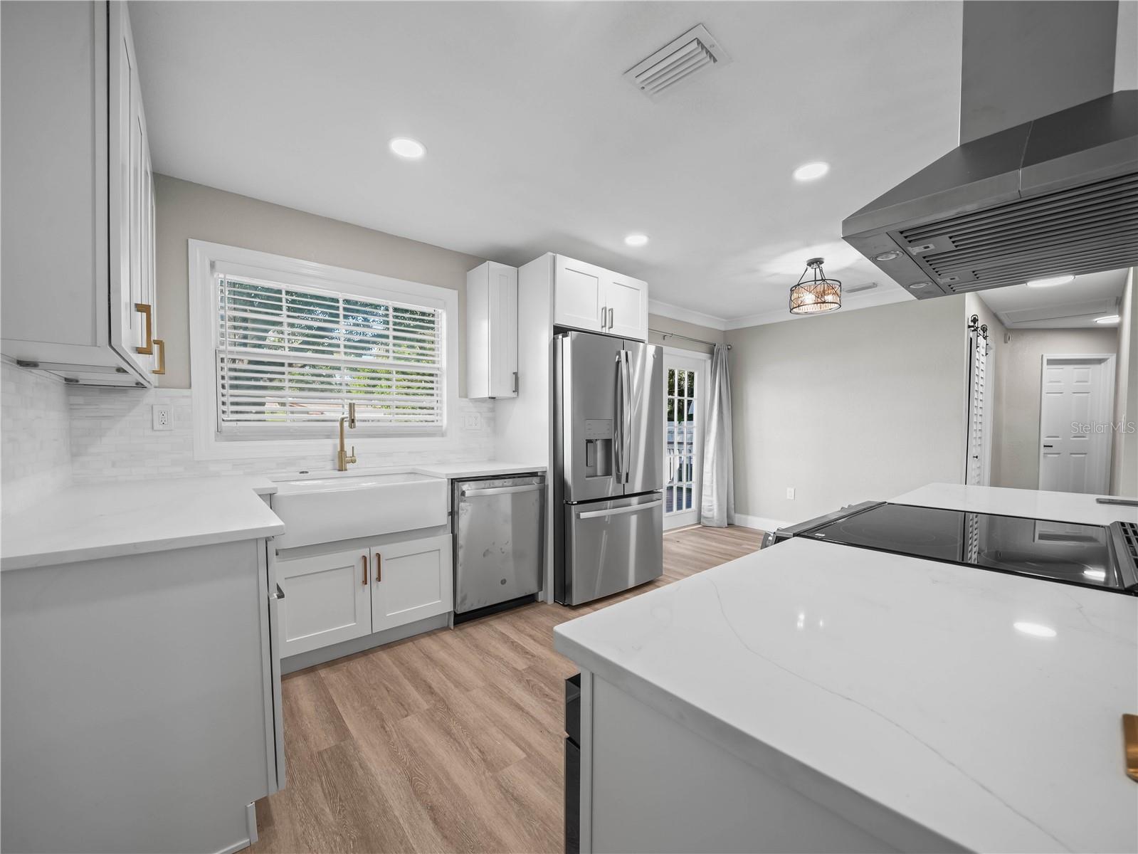 Image 7 of 23 For 125 80th Avenue N