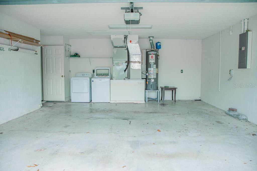 Image 19 of 51 For 260 Lake Suzanne Drive