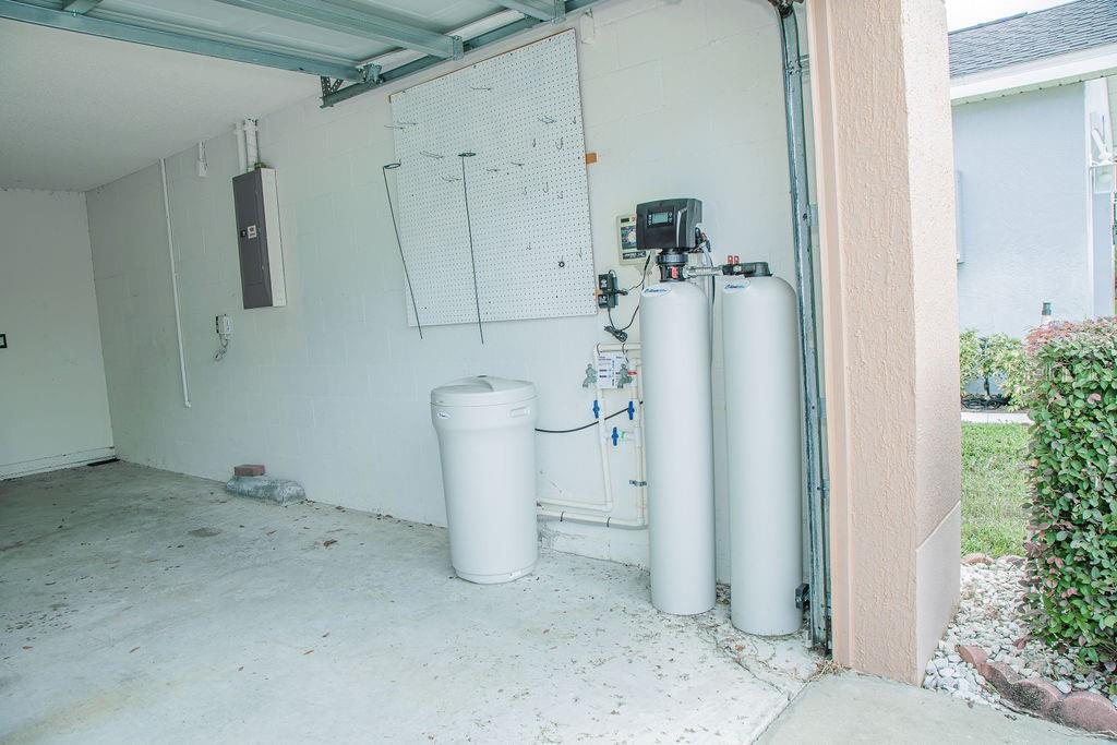 Image 20 of 51 For 260 Lake Suzanne Drive