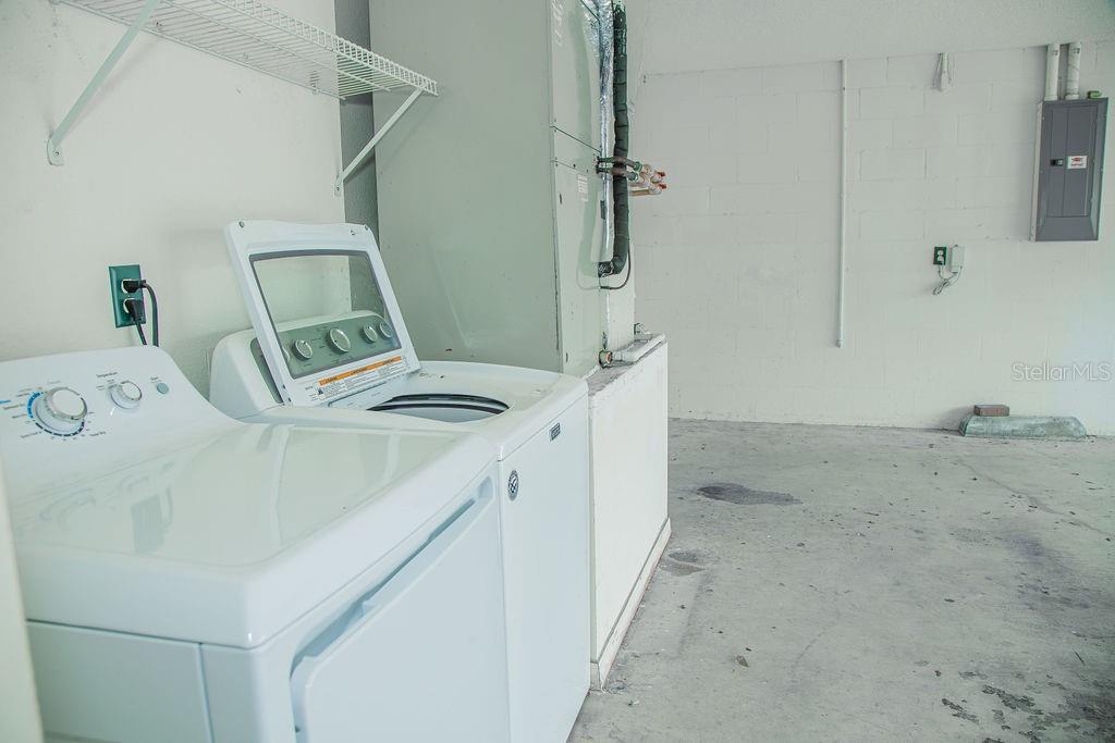 Image 21 of 51 For 260 Lake Suzanne Drive