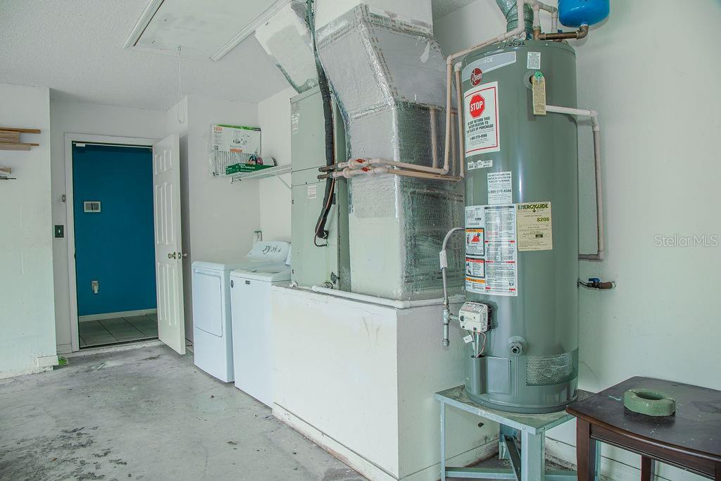 Image 23 of 51 For 260 Lake Suzanne Drive