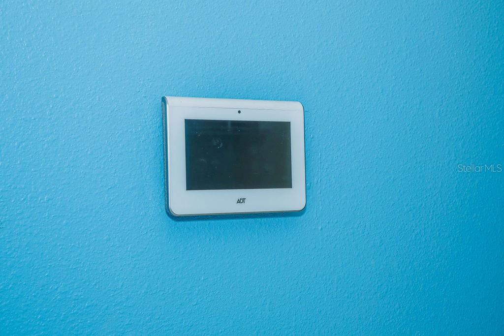 Image 25 of 51 For 260 Lake Suzanne Drive