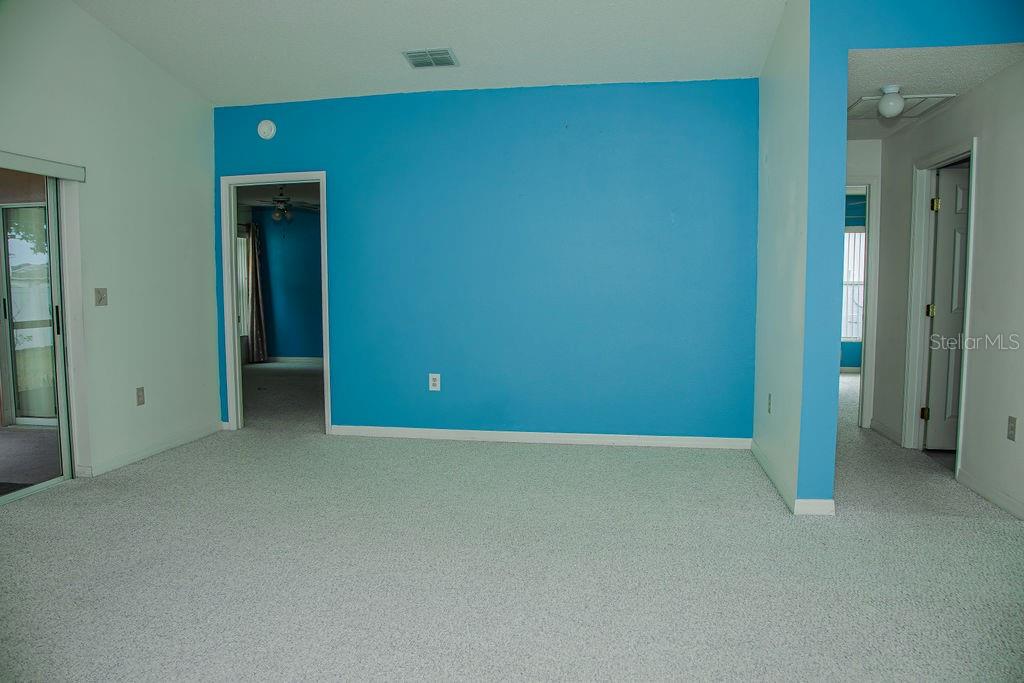 Image 28 of 51 For 260 Lake Suzanne Drive