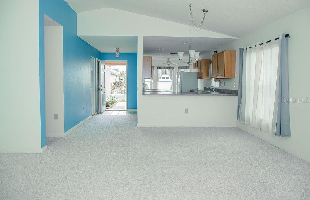 Image 3 of 51 For 260 Lake Suzanne Drive