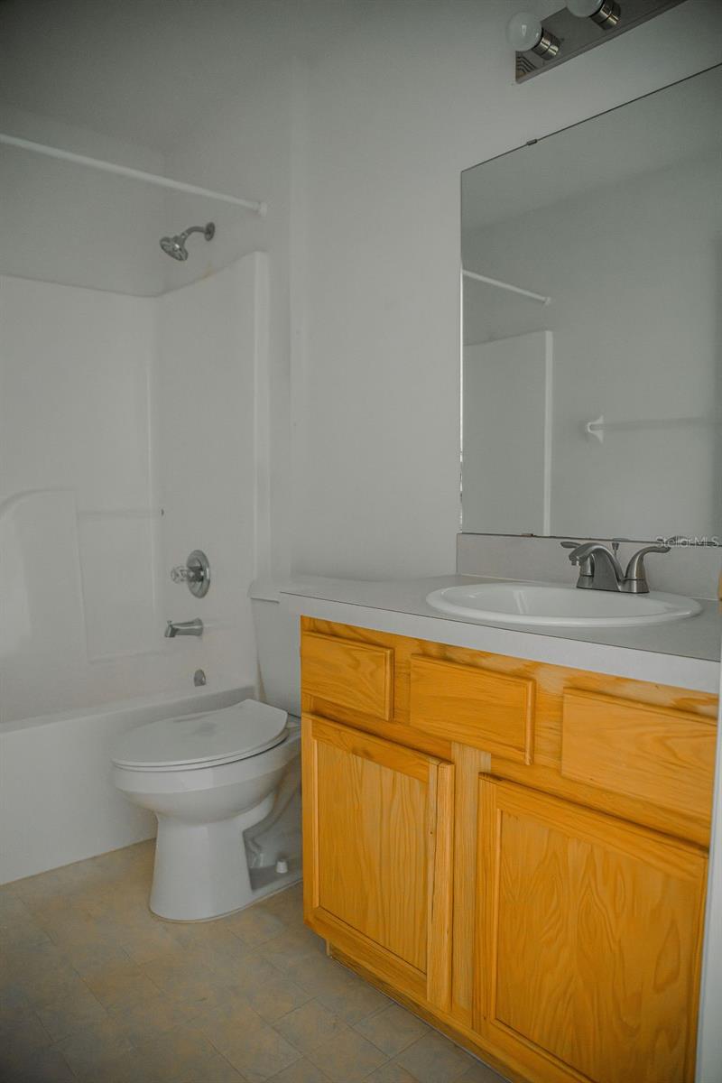 Image 40 of 51 For 260 Lake Suzanne Drive