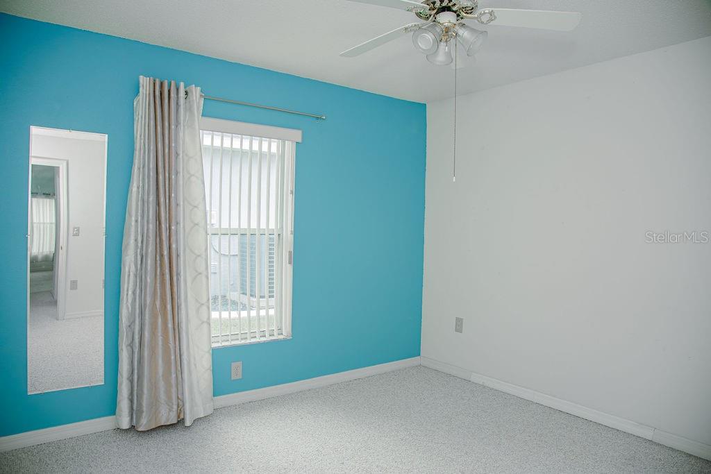 Image 41 of 51 For 260 Lake Suzanne Drive