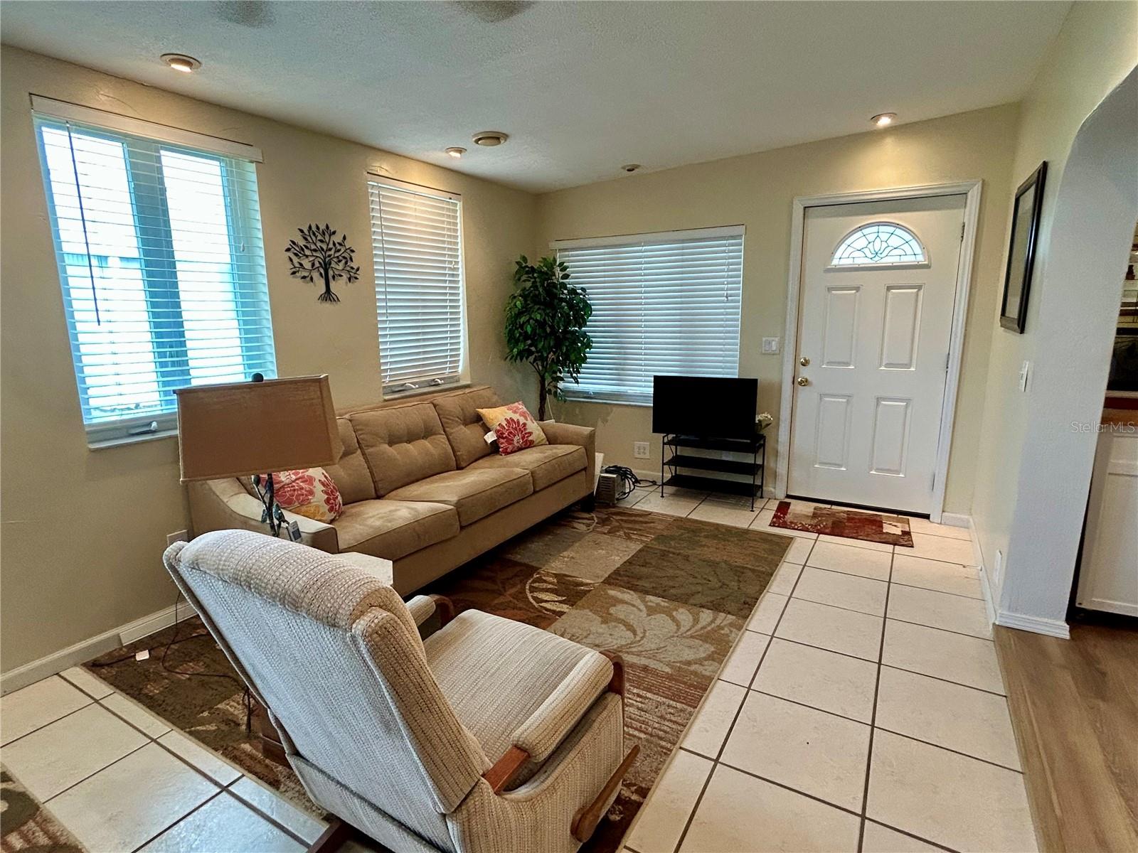 Image 4 of 18 For 245 Cherrywood Drive