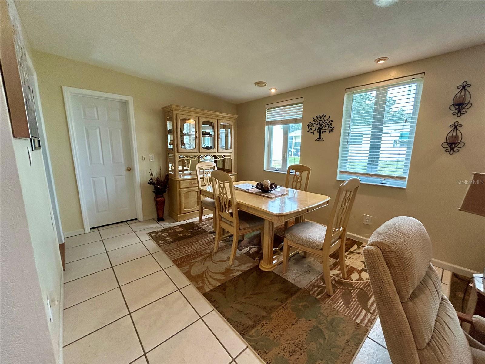 Image 5 of 18 For 245 Cherrywood Drive