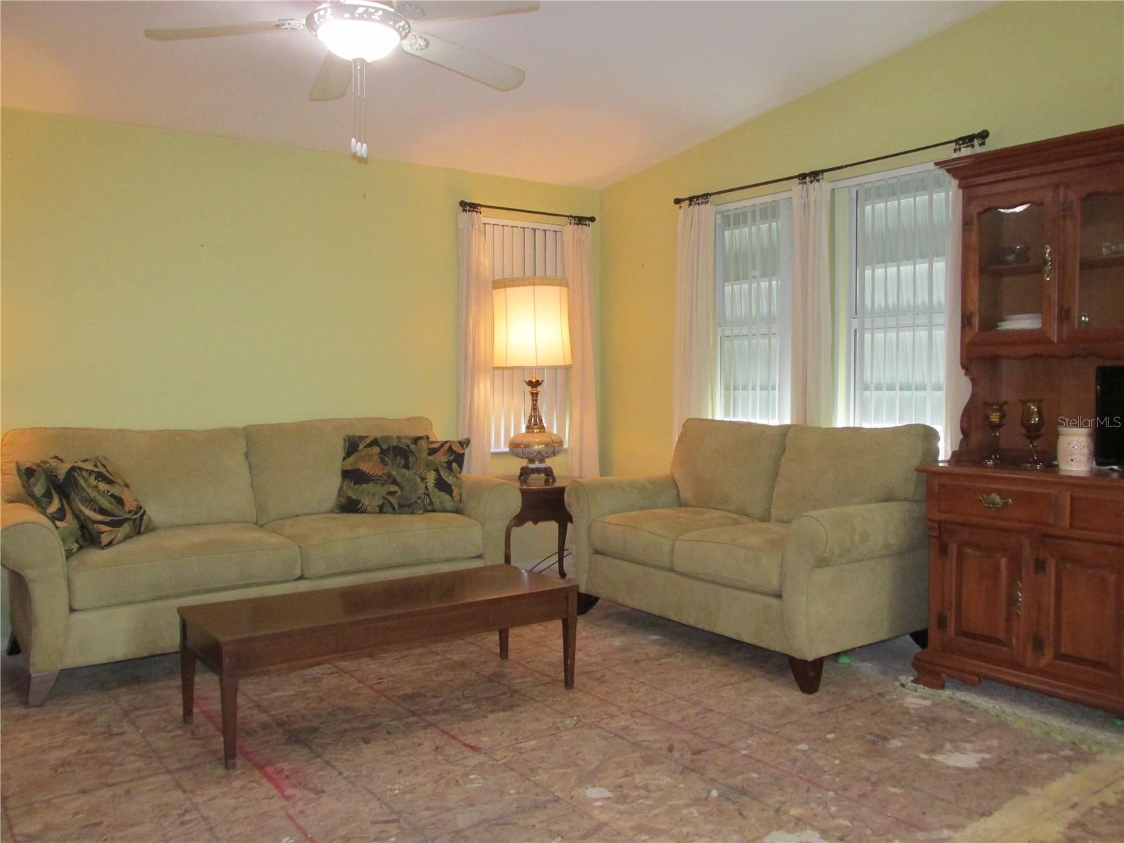 Image 11 of 46 For 11 Grey Fox Lane