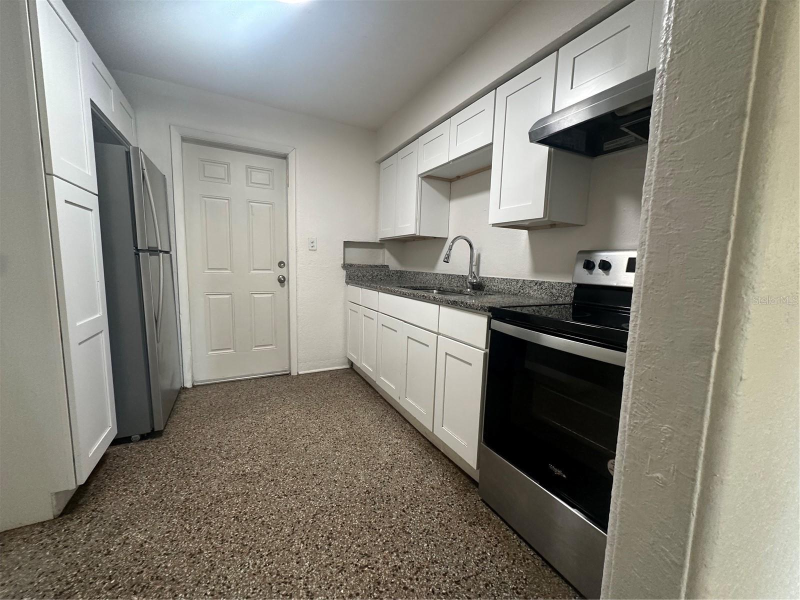 Image 2 of 8 For 995 Childs Avenue