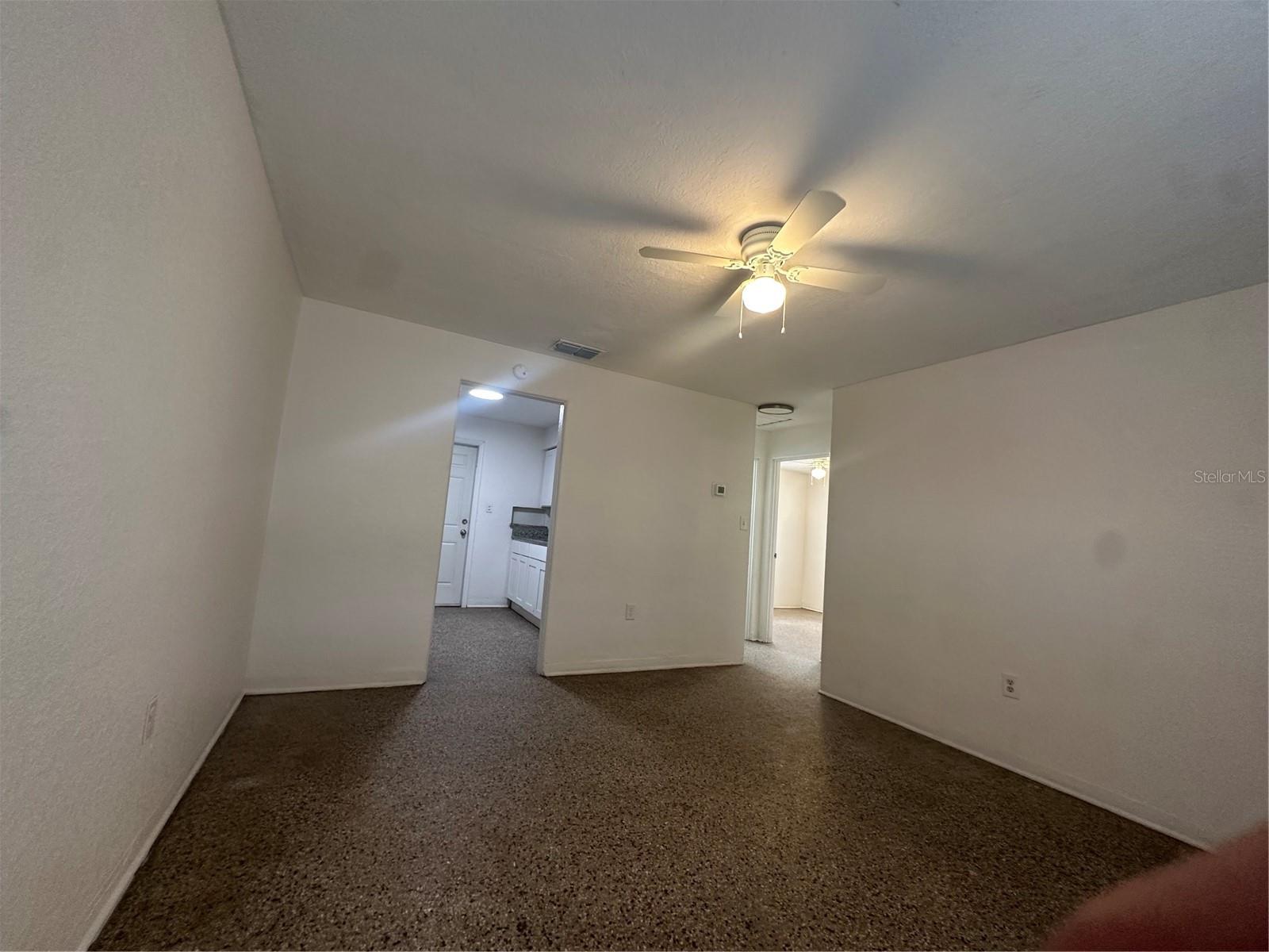 Image 4 of 8 For 995 Childs Avenue