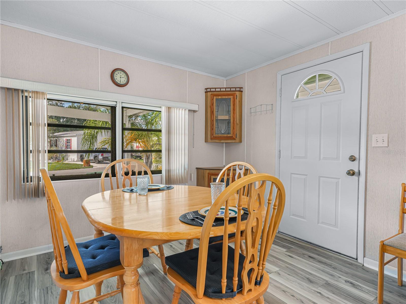 Image 6 of 51 For 23 Saddlebag Trail