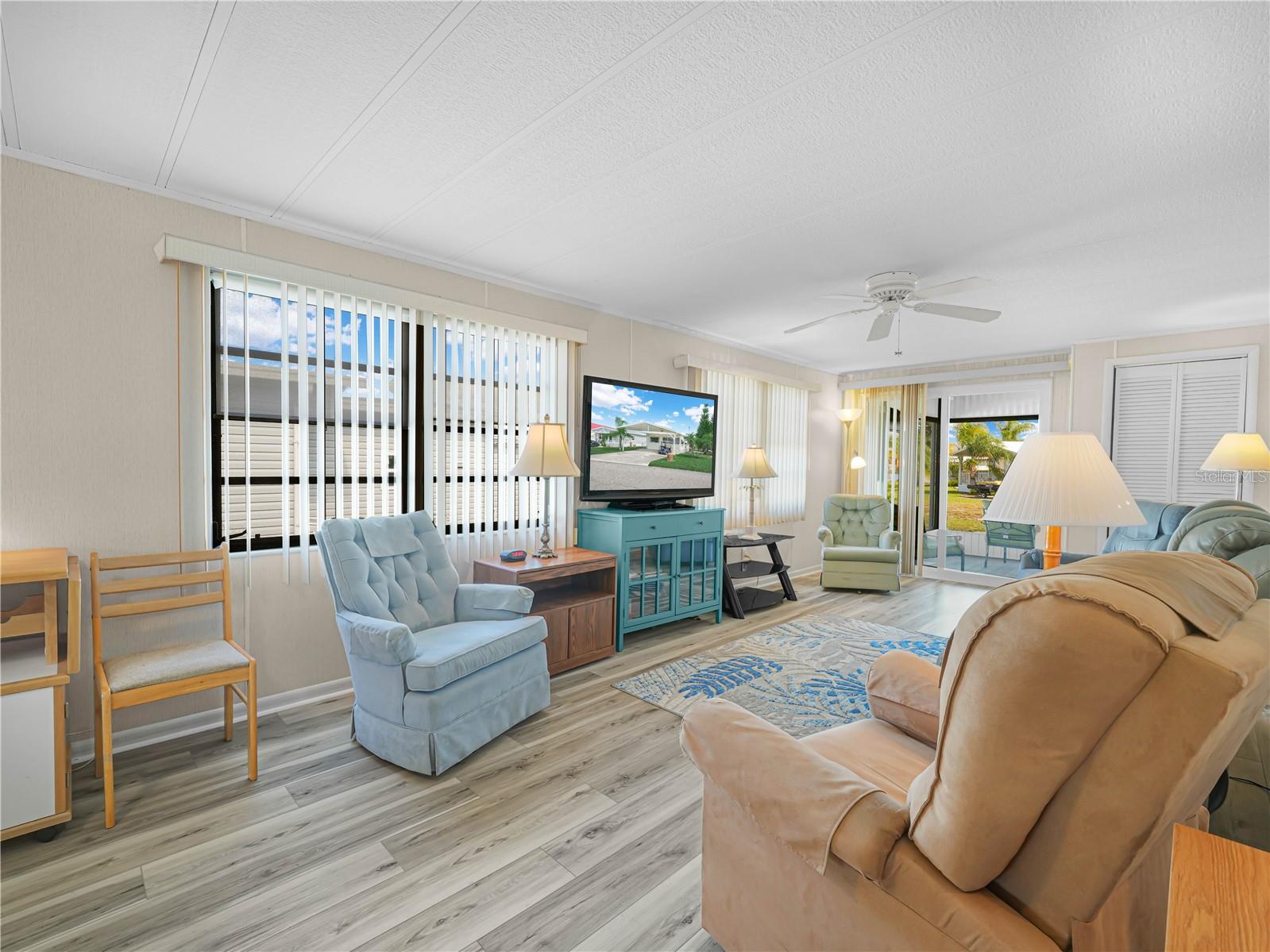 Image 7 of 51 For 23 Saddlebag Trail