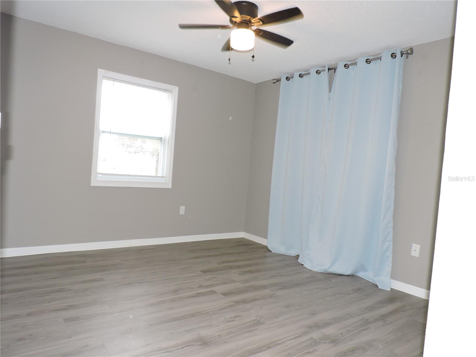 Image 14 of 50 For 711 Springer Drive 2