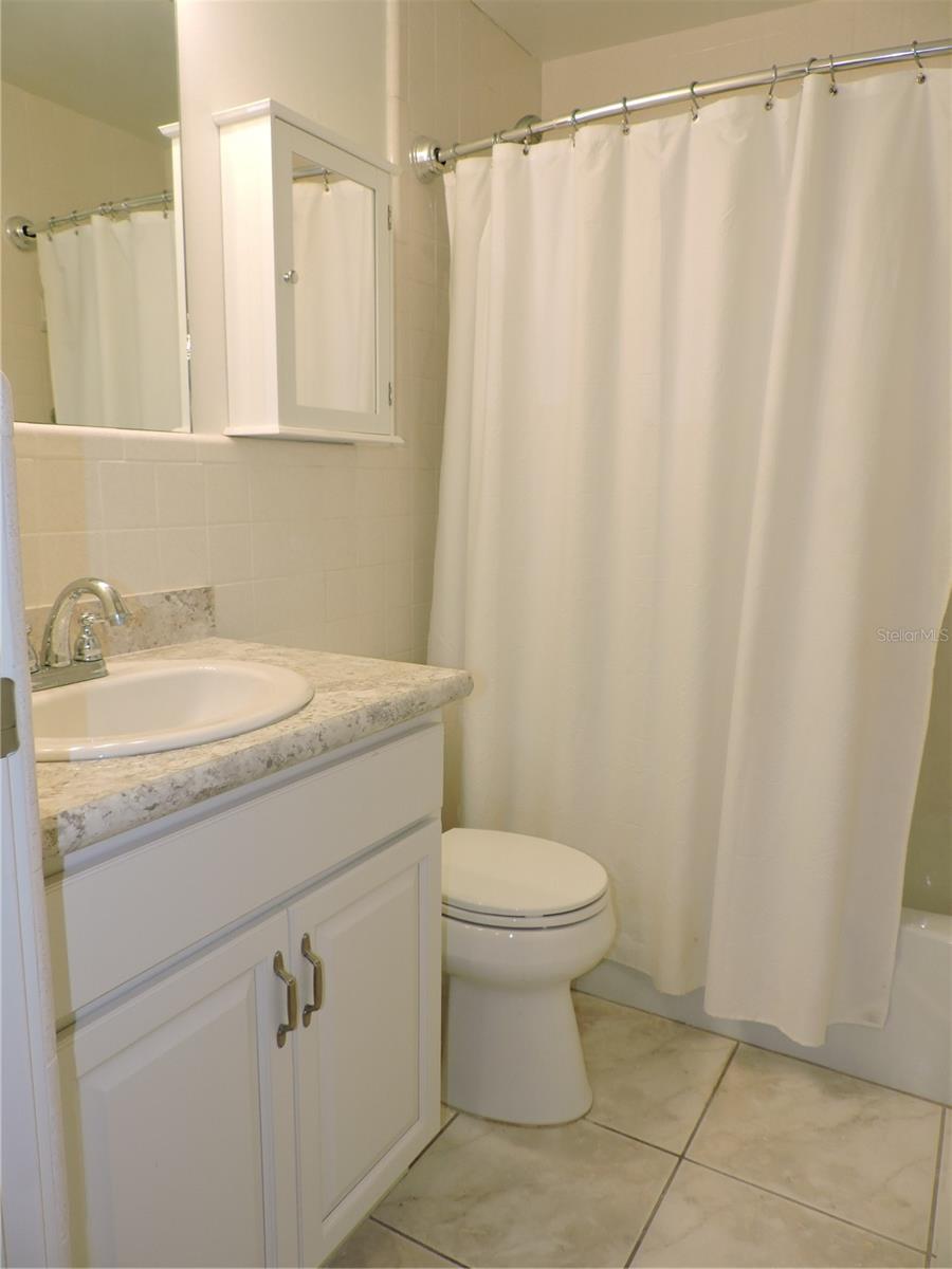 Image 15 of 50 For 711 Springer Drive 2