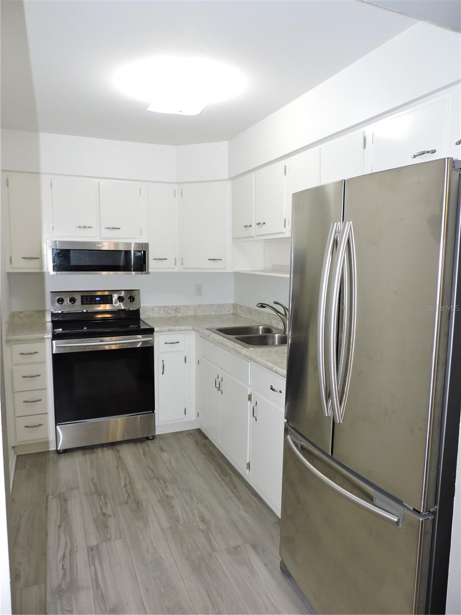 Image 7 of 50 For 711 Springer Drive 2