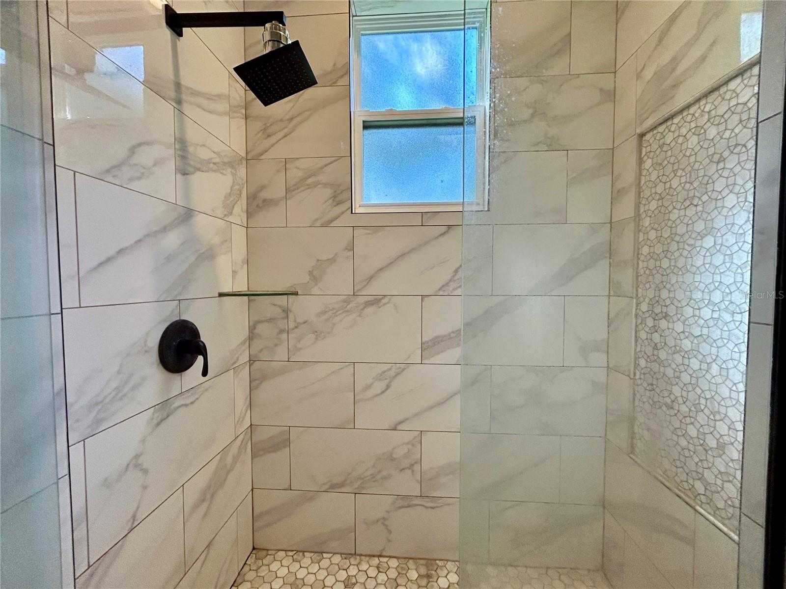 Image 13 of 31 For 1027 Campbell Avenue