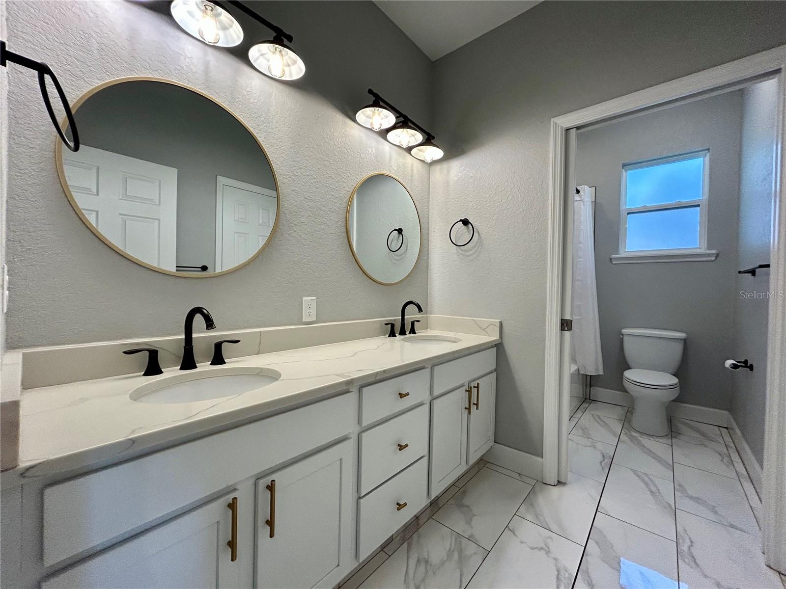 Image 15 of 31 For 1027 Campbell Avenue