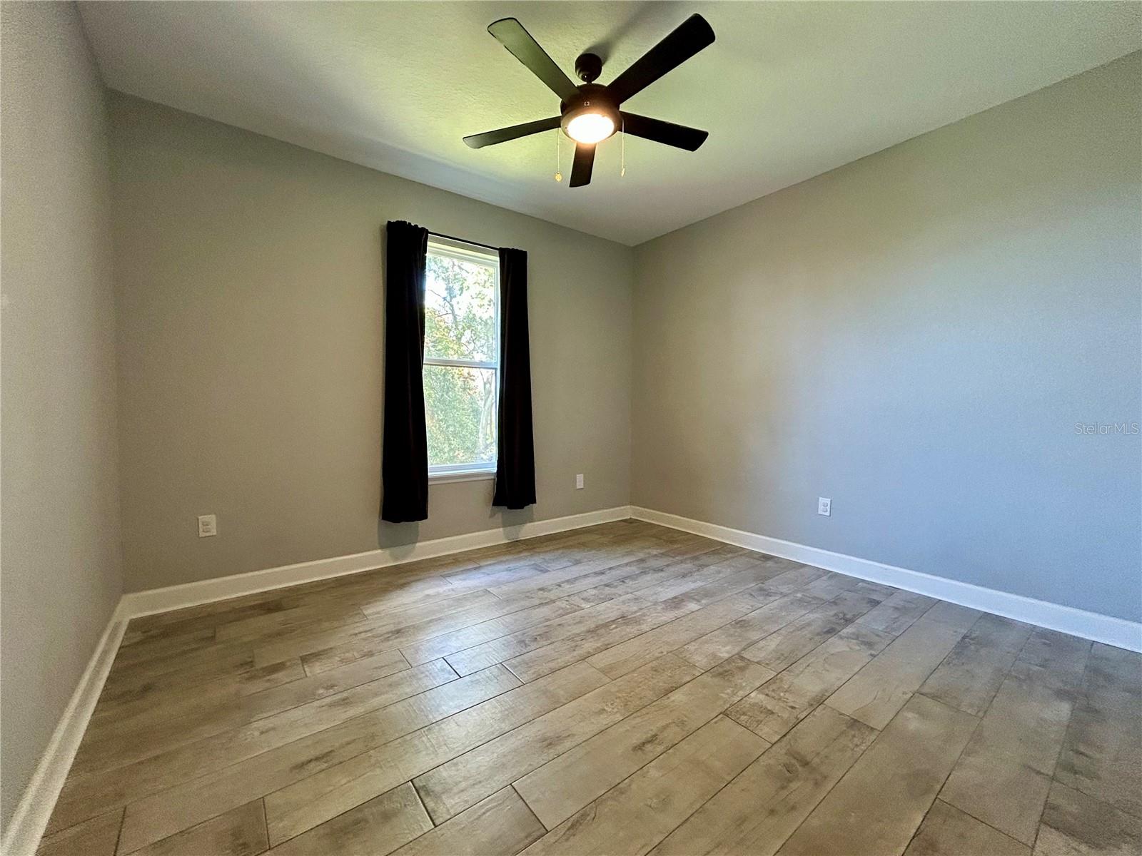 Image 27 of 31 For 1027 Campbell Avenue