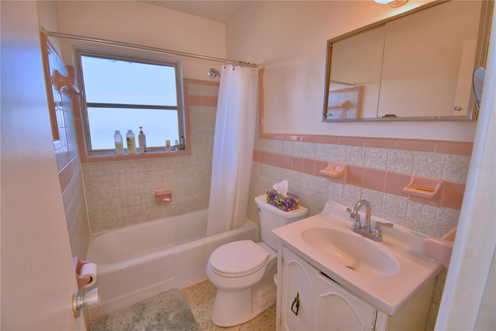 Image 18 of 49 For 105 Maxcy Lane