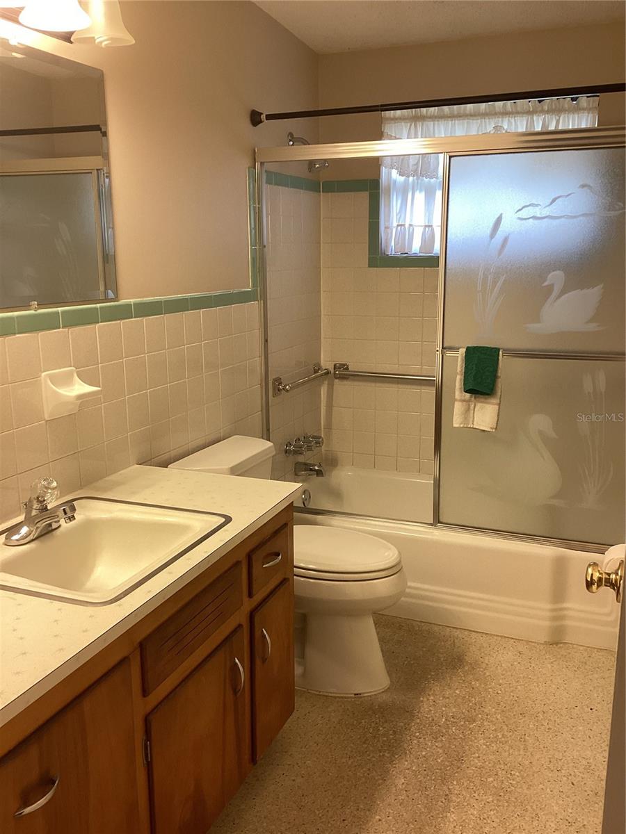 Image 11 of 20 For 520 35th Street Nw